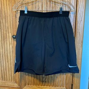 Nike Men’s Jogging Shorts Size Medium